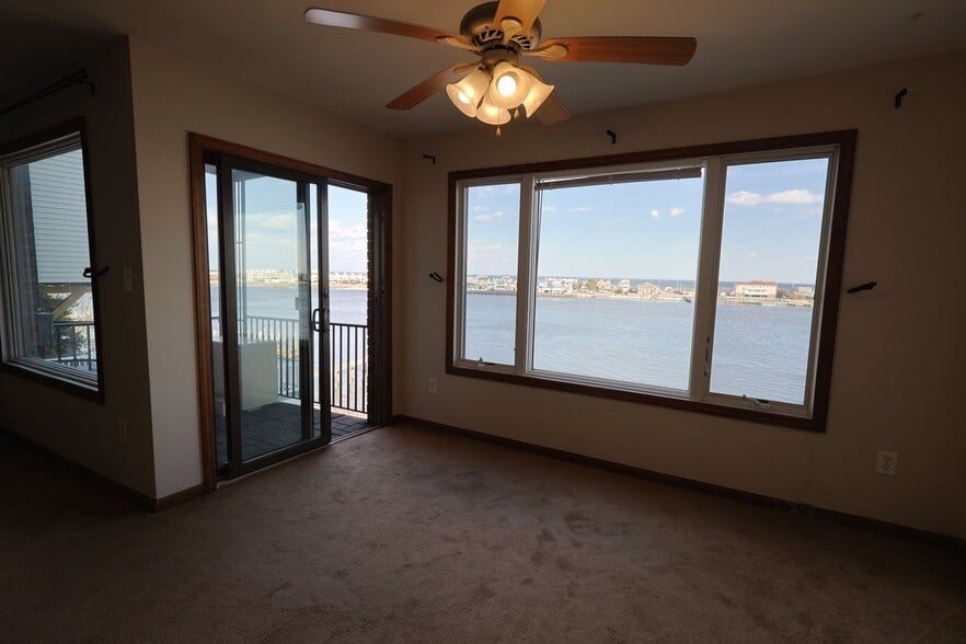 Primary Photo - 200 Portland Rd