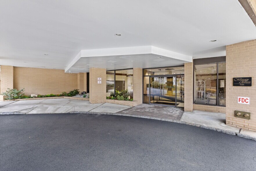 Building Photo - 25 Rockledge Ave