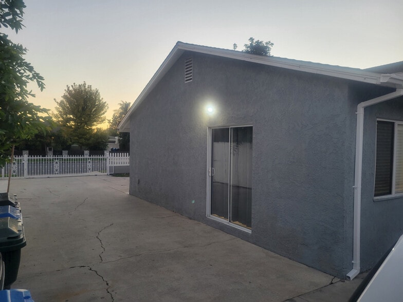 Building Photo - 8134 Comolette St