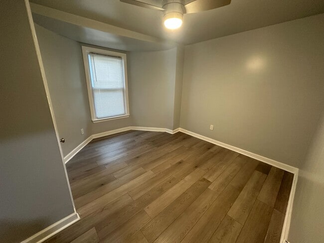 Building Photo - 529 Brinton St