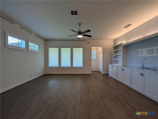 Building Photo - 2935 Aller