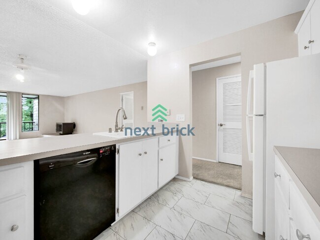 Building Photo - Beautiful 2 Bed 2 Bath Condo for Rent!