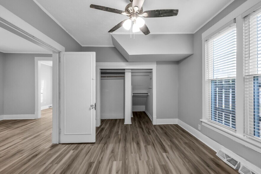 Building Photo - 3860 Dodge St