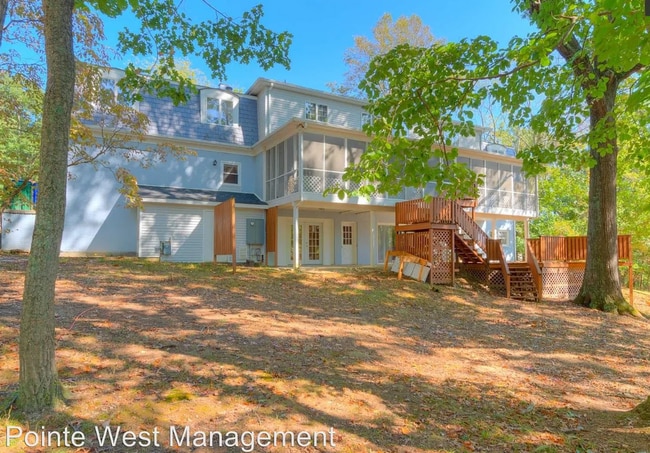 Building Photo - 1602 Greenwood Dr