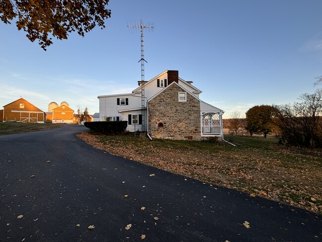 Driveway - 1059 Butlers Park Rd