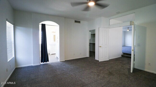 Building Photo - 7861 W Kerry Ln