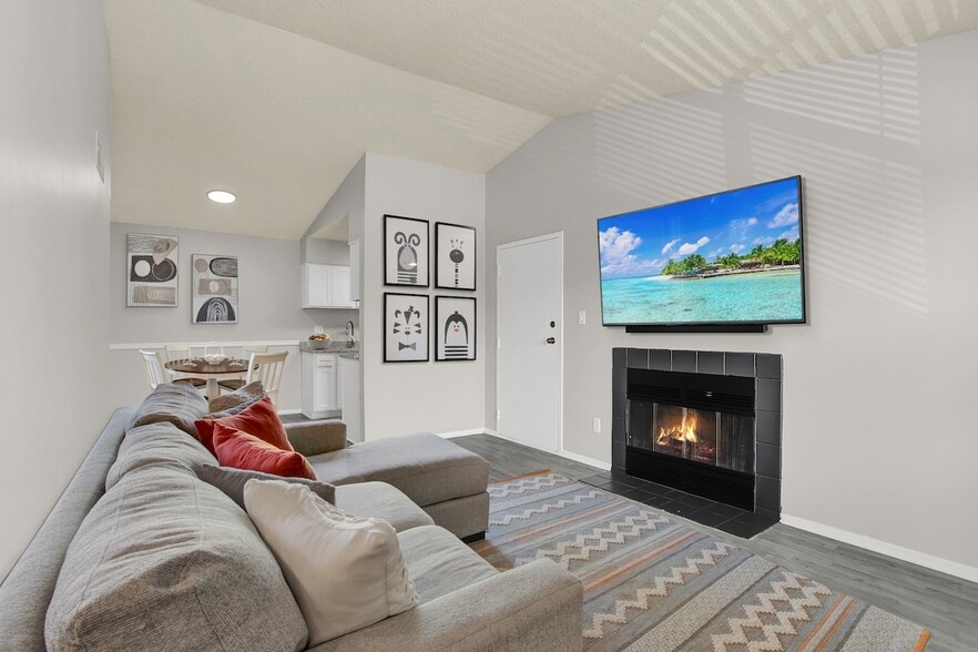 Rock Creek Apartments 8125 Rockcreek Pl Cordova TN 38016 Apartment