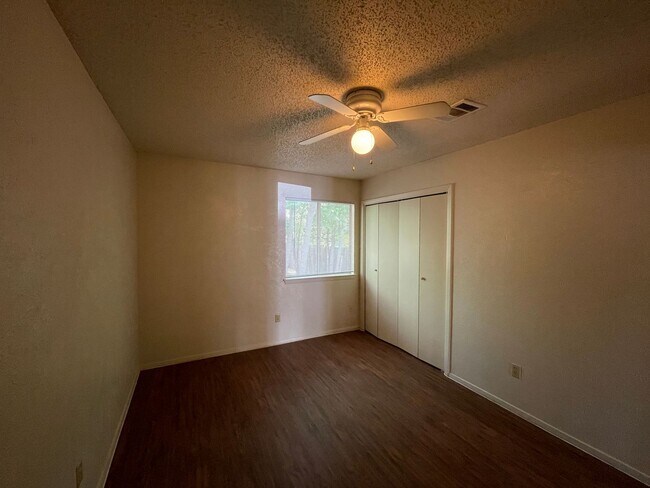 Building Photo - Brodie Lane (7902)