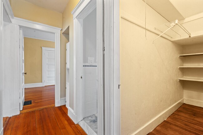 Building Photo - 146 Beech St
