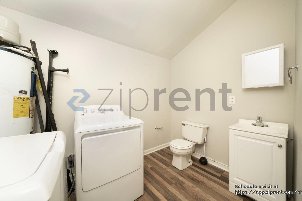 Building Photo - 3511 Clopton St SW