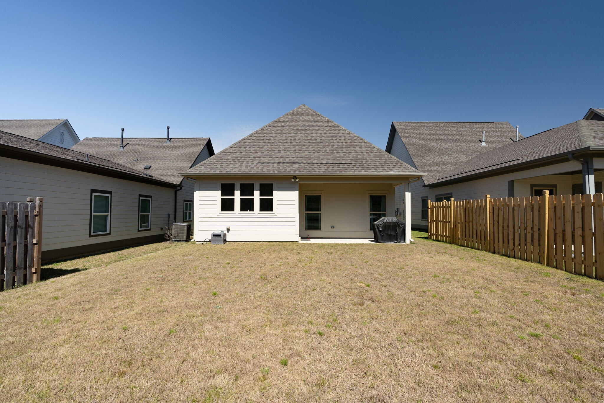 Building Photo - 2134 Springfield Dr