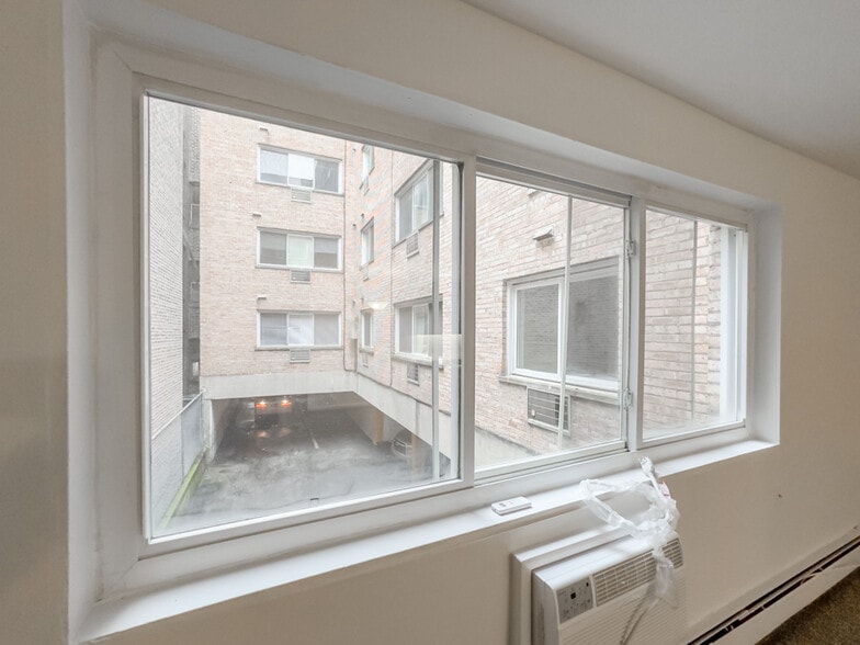 Building Photo - 520 Aldine