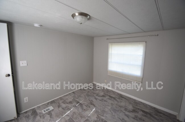 Building Photo - 3310 Peachtree Hill Rd