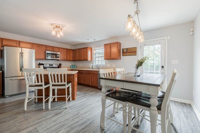 Building Photo - 4006 W T Whitehead Dr