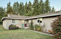 Building Photo - 9114 44th Dr NE