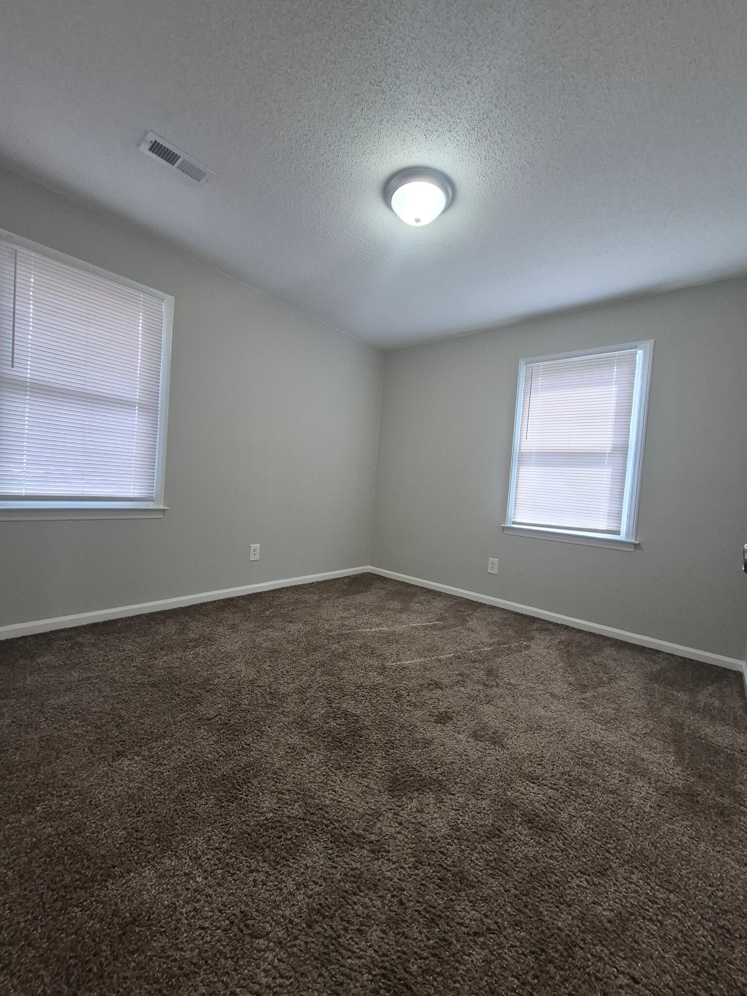 Building Photo - 2409 Amy Cir