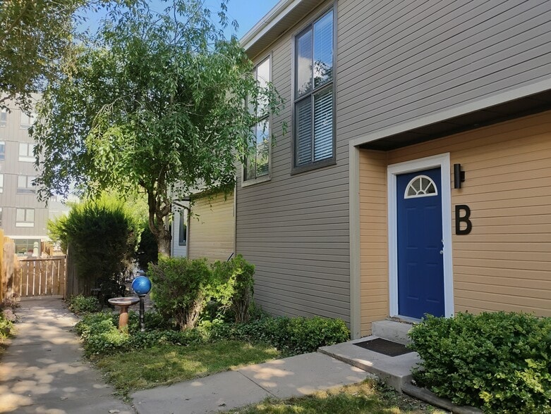 Building Photo - 1579 Hooker St