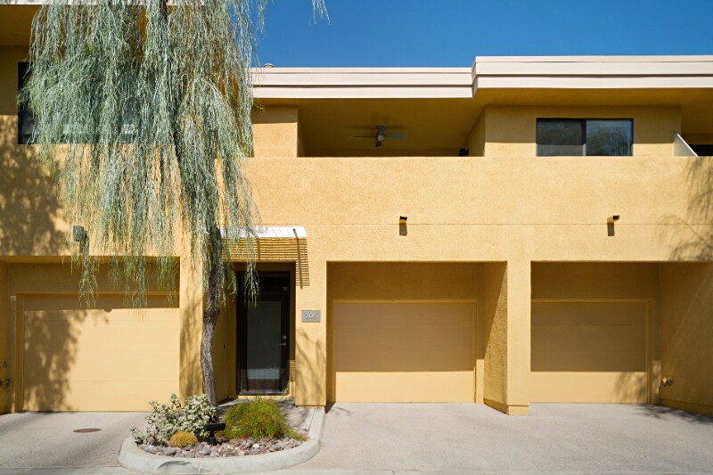 Building Photo - 1020 E Palm Canyon Dr