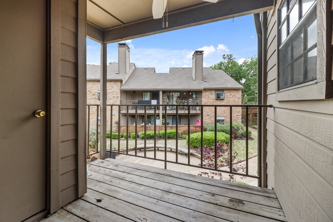 Building Photo - 15221 Berry Trail