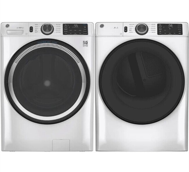 Building Photo - 25202 Pomegranate Pl