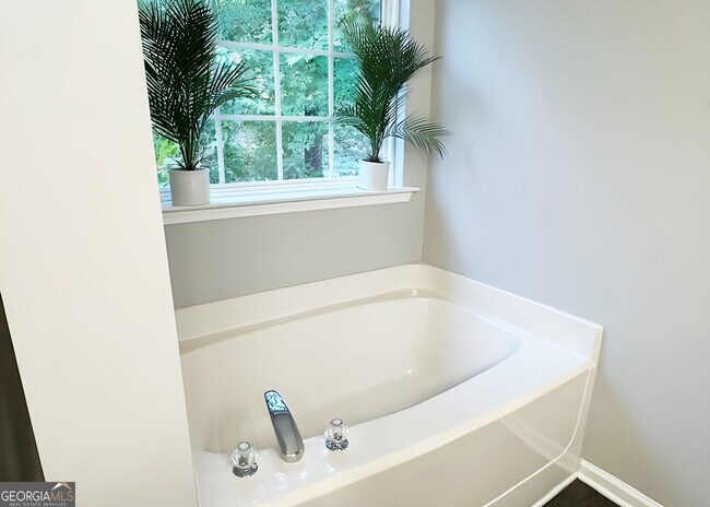 Building Photo - 220 Wild Flower Ln