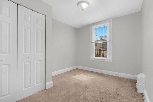 Building Photo - Charming Updated Rowhome in Belair-Edison – Move-In Ready!