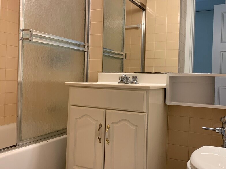 Building Photo - 62 Boylston St