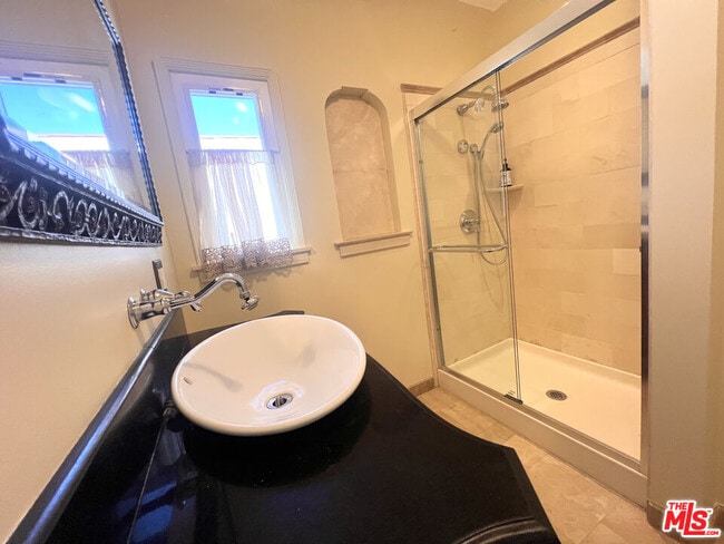 Building Photo - 2652 S Bedford St