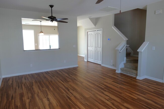 Building Photo - 202 Elise Dr