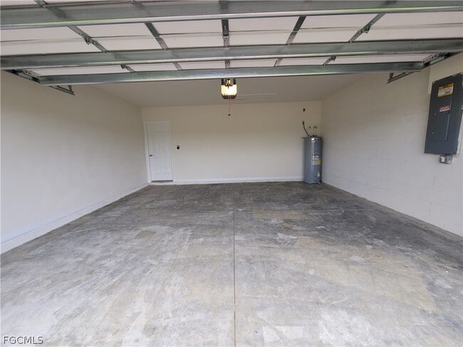 Building Photo - 337 SW 30th Ave