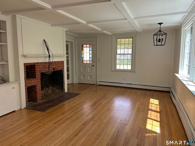 Building Photo - 957 Palisado Ave