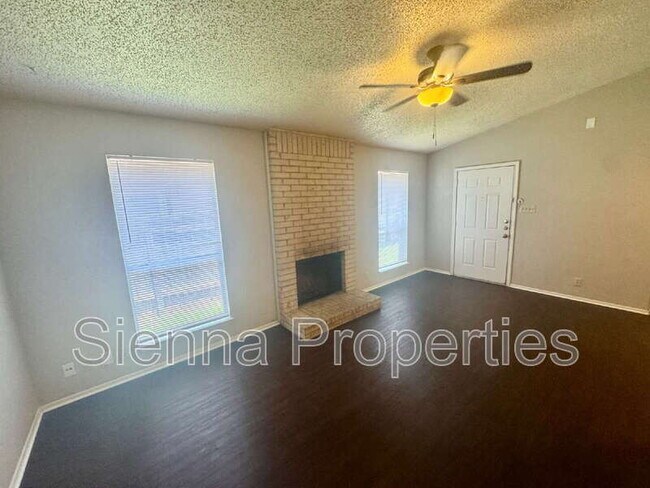 Building Photo - 7208 Lilac Ln