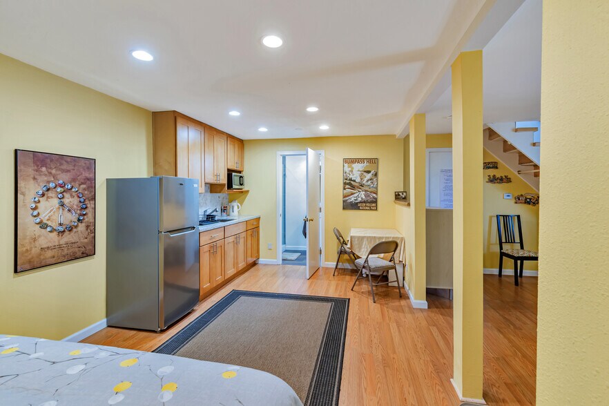 Building Photo - 3316 Birdsall Ave