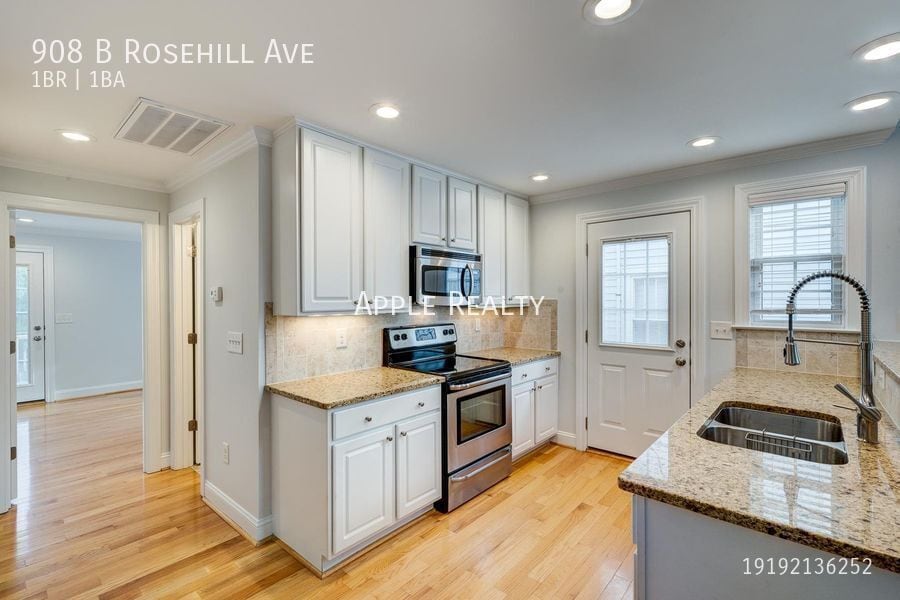 Building Photo - 908 Rosehill Ave