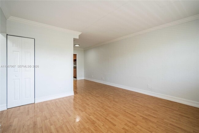 Building Photo - 7925 Hawthorne Ave