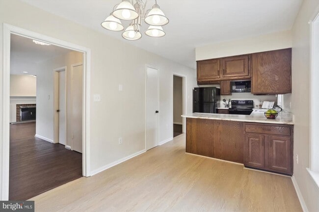 Building Photo - 7561 Heatherton Ln