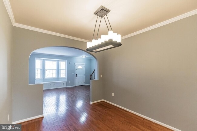 Building Photo - 9 Sharon Ln