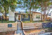 Building Photo - 511 Post Oak Ln