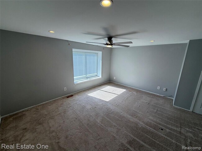 Building Photo - 29828 CITY CENTER # 1 Dr