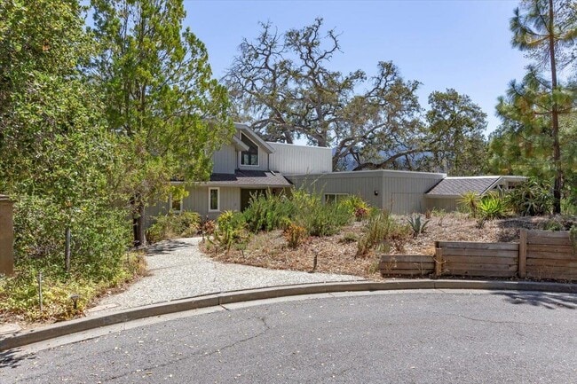Building Photo - 13434 Old Oak Way
