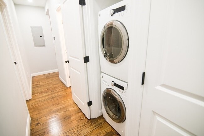 Building Photo - 757 Washington St