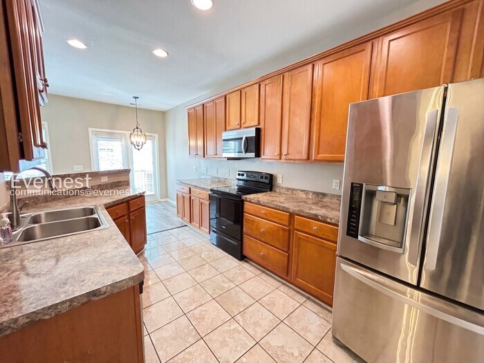 Building Photo - 1831 Willow Branch Ln