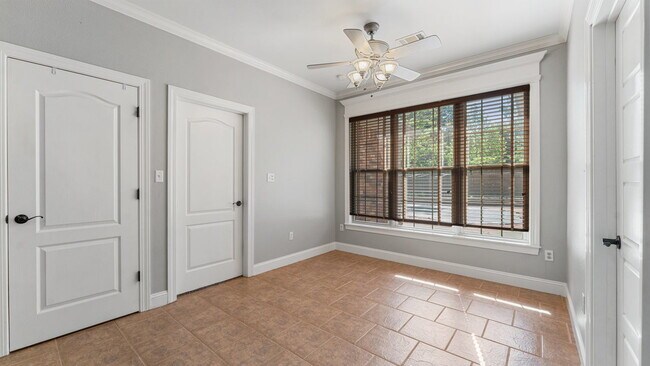 Building Photo - 204 Tunbridge Dr
