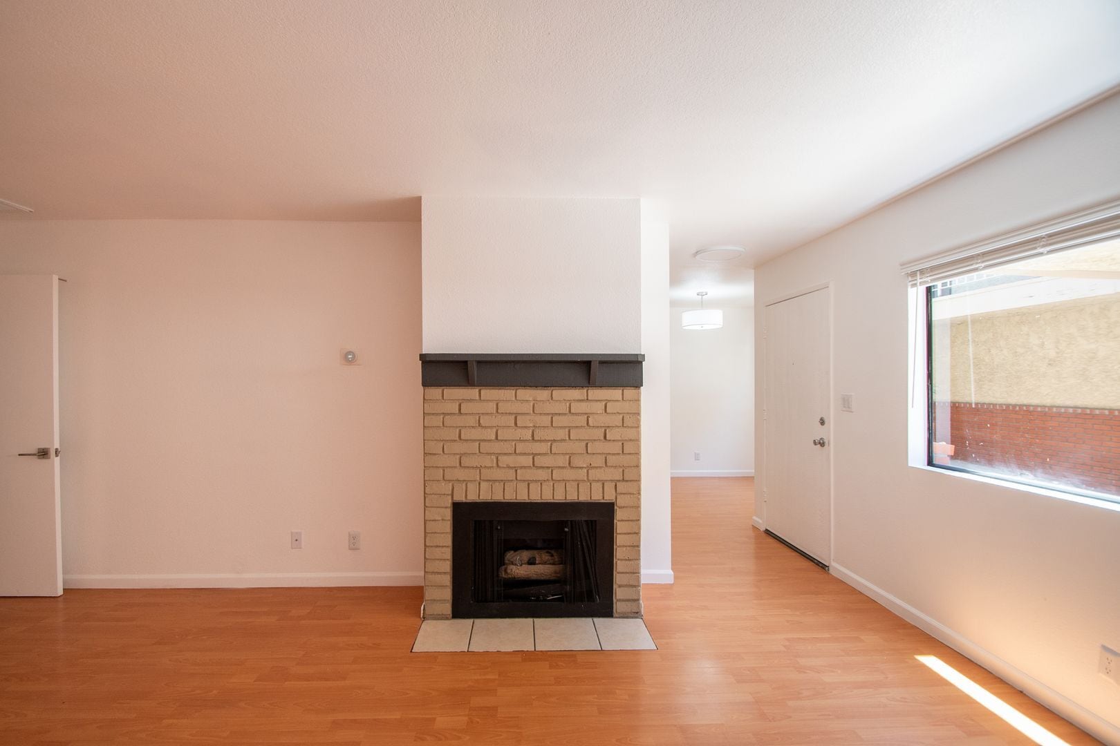 Building Photo - 5617 Woodman Ave