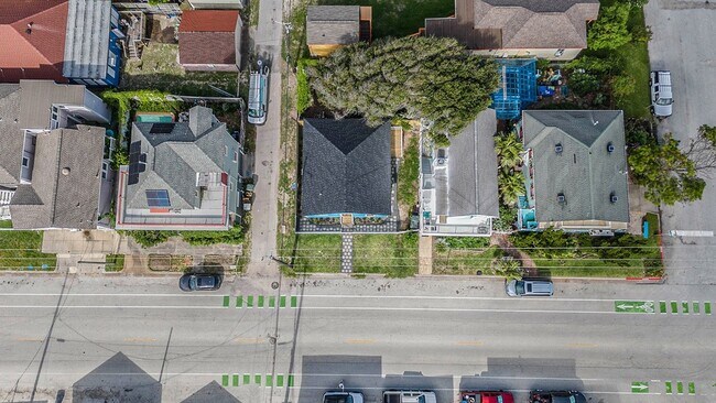 Building Photo - 1809 19th St