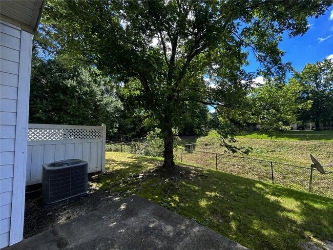 Building Photo - 3233 Glenloch Pl