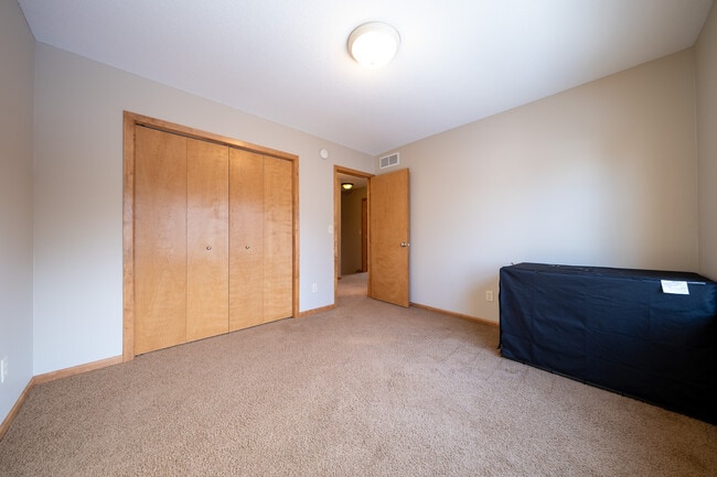 Building Photo - 572 Danube Ave