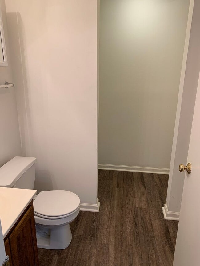 Building Photo - 113 Springwood Ln