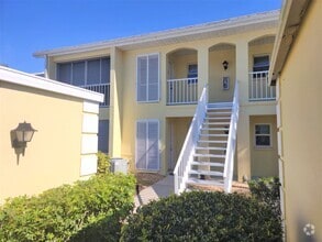 Building Photo - Seasonal 2-Bedroom 2-Bath Villa located in...