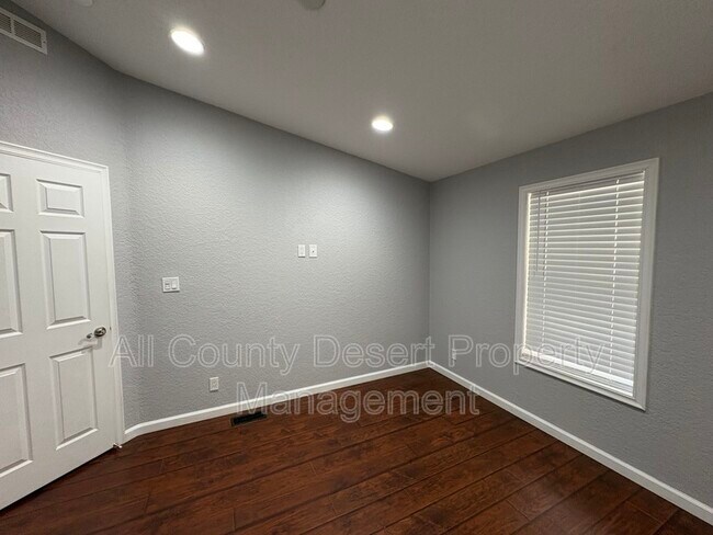 Building Photo - 43155 Portola Ave